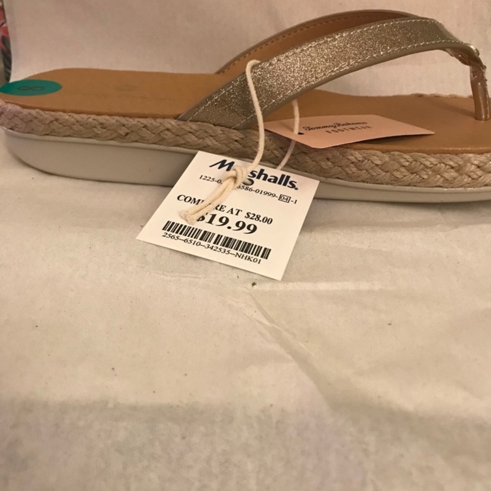 New Sandals - Picture 10 of 10